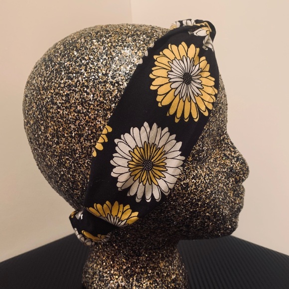 Daisy Turban Style Head Band - Picture 4 of 8